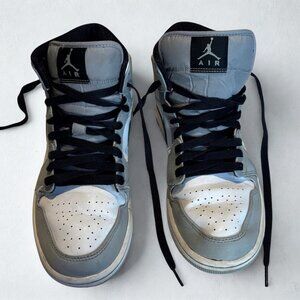 Nike Jordan Grey Black and White High-Tops men’s size 8